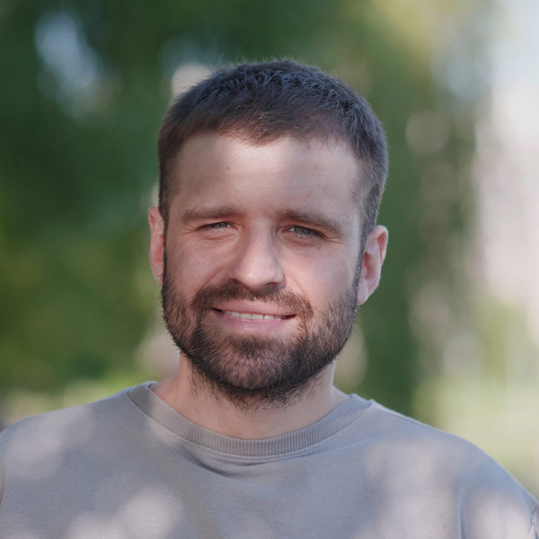 Profile picture of a white man in his 30s with short brown hair.